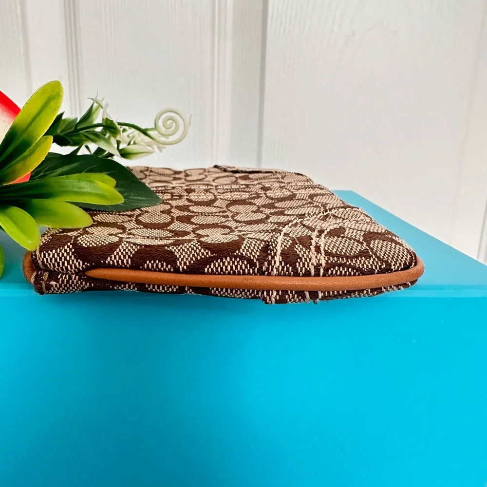 #67 COACH ~ Brown and Cream Monogrammed Patterned Coin/Card Pouch